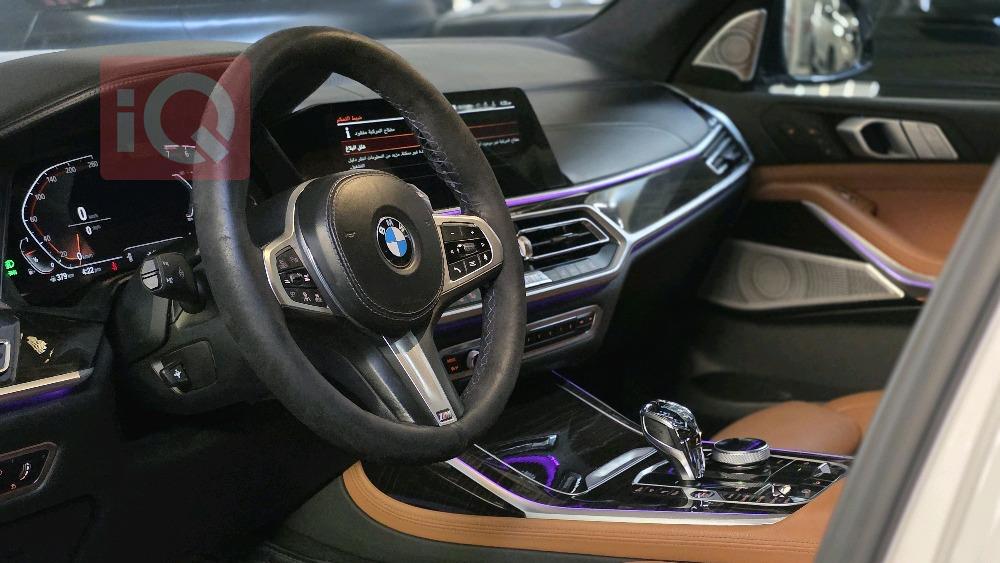 بی ئێم دەبڵیو X7